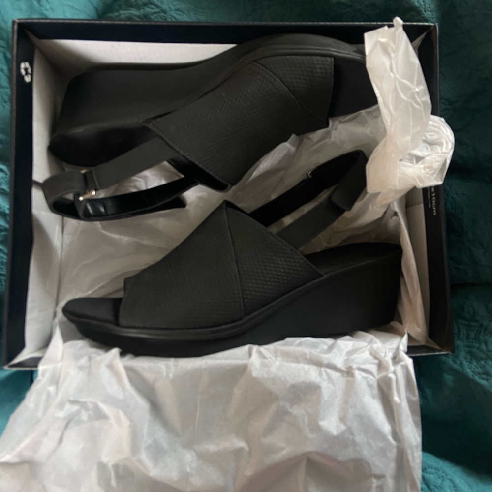 Naturalizer sandals